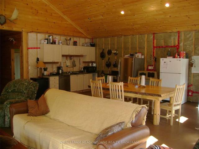 8721 Highway 522, House detached with 5 bedrooms, 2 bathrooms and 22 parking in Parry Sound, Unorganized, Centre Part ON | Image 16