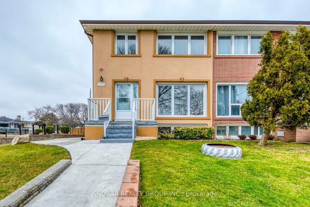 256 Elmhurst Dr, House semidetached with 3 bedrooms, 2 bathrooms and 4 parking in Toronto ON | Image 1