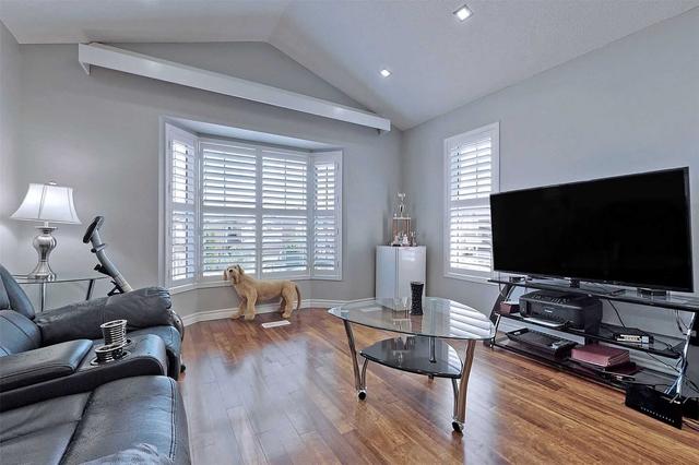 88 Perfitt Cres, House detached with 3 bedrooms, 4 bathrooms and 5 parking in Ajax ON | Image 8