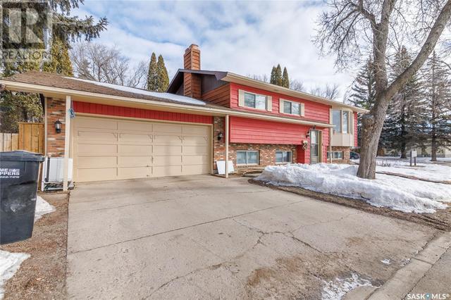 801 V Avenue N, House detached with 4 bedrooms, 3 bathrooms and null parking in Saskatoon SK | Image 3