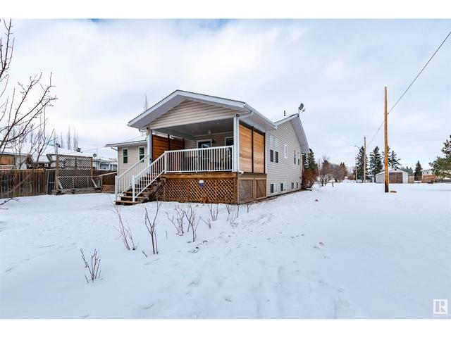 109 Thompson St, House detached with 4 bedrooms, 2 bathrooms and null parking in Camrose County AB | Image 42