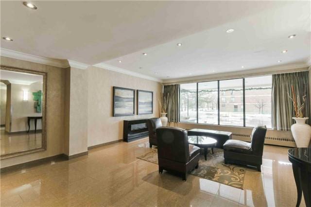 1402 - 3170 Kirwin Ave, Condo with 2 bedrooms, 2 bathrooms and 1 parking in Mississauga ON | Image 3