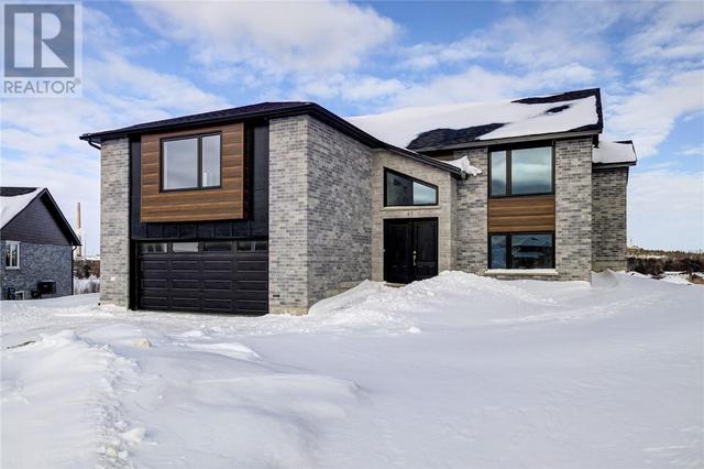 45 Vega Court, House detached with 5 bedrooms, 3 bathrooms and null parking in Greater Sudbury ON | Card Image