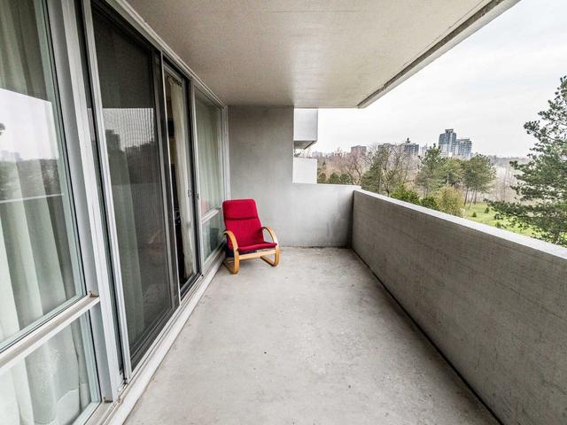 402 - 270 Scarlett Rd, Condo with 2 bedrooms, 1 bathrooms and 1 parking in Toronto ON | Image 27