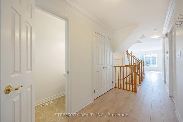 481 Skyline Ave, Townhouse with 3 bedrooms, 4 bathrooms and 2 parking in London ON | Image 34