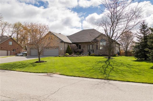 4 Orchard Crescent, House detached with 4 bedrooms, 3 bathrooms and 9 parking in Brant ON | Image 1
