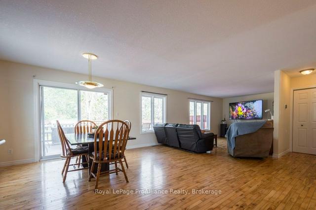 179 Nicholas St, House detached with 2 bedrooms, 2 bathrooms and 3 parking in Quinte West ON | Image 6