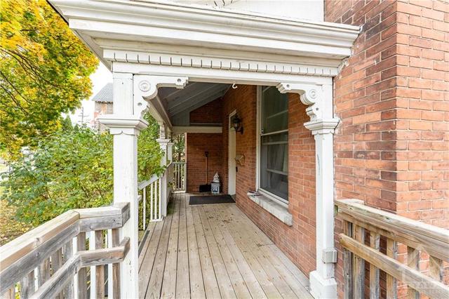 255 Mackay Street, House detached with 2 bedrooms, 1 bathrooms and 1 parking in Ottawa ON | Image 3
