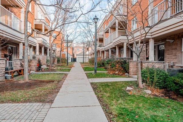 53 - 365 Murray Ross Pkwy, Townhouse with 3 bedrooms, 2 bathrooms and 2 parking in Toronto ON | Image 12