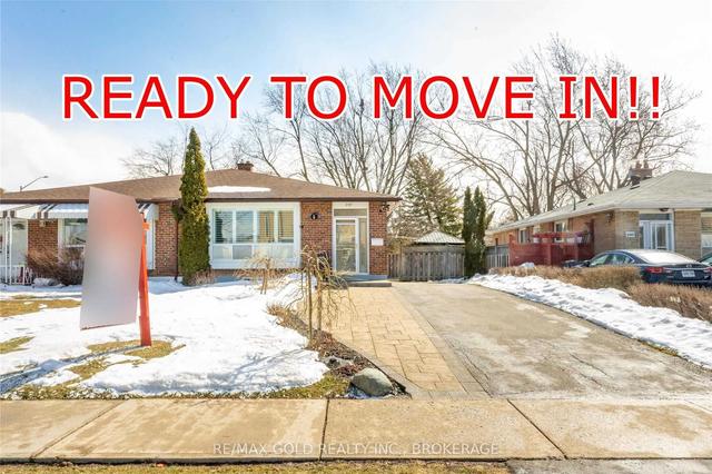 297 Balmoral Dr, House semidetached with 3 bedrooms, 2 bathrooms and 3 parking in Brampton ON | Image 1