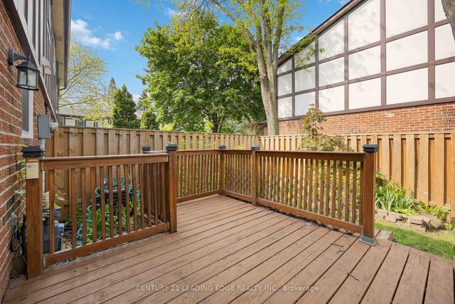 84 Porterfield Cres, Townhouse with 3 bedrooms, 2 bathrooms and 2 parking in Markham ON | Image 12