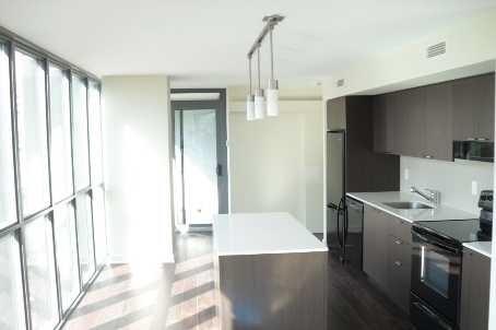 802 - 110 Charles St, Condo with 2 bedrooms, 2 bathrooms and null parking in Toronto ON | Image 3