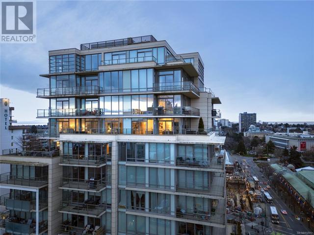 1702 - 707 Courtney St, Condo with 2 bedrooms, 2 bathrooms and 2 parking in Victoria BC | Image 1