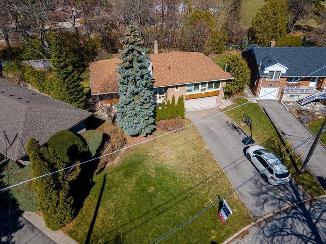 14 Millgate Cres, House detached with 3 bedrooms, 3 bathrooms and 8 parking in Toronto ON | Image 12