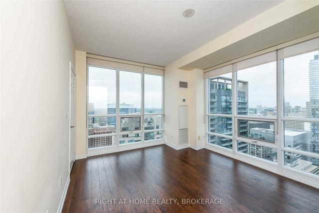 3411 - 761 Bay St, Condo with 2 bedrooms, 2 bathrooms and 1 parking in Toronto ON | Image 6