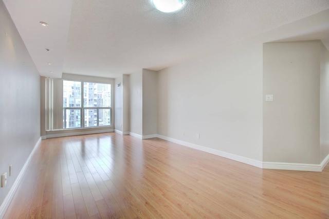 Sph208 - 28 Hollywood Ave, Condo with 1 bedrooms, 1 bathrooms and 1 parking in Toronto ON | Image 11