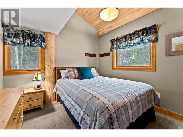 1876 Shaver Road, House detached with 4 bedrooms, 3 bathrooms and null parking in Columbia Shuswap B BC | Image 21
