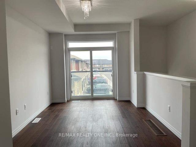 195 - 30 Times Square Blvd, House attached with 3 bedrooms, 3 bathrooms and 2 parking in Hamilton ON | Image 3