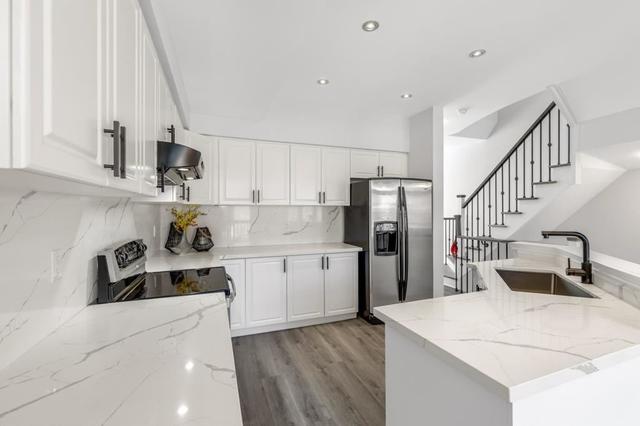 26 Ramage Lane, House attached with 3 bedrooms, 4 bathrooms and 3 parking in Toronto ON | Image 1