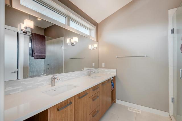 2 - 1930 36 Street Sw, Home with 3 bedrooms, 3 bathrooms and 1 parking in Calgary AB | Image 17