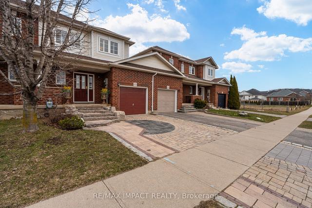 672 Coldstream Dr, House attached with 3 bedrooms, 4 bathrooms and 3 parking in Oshawa ON | Image 12