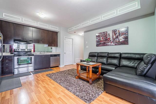 60 Fairwood Circ, Townhouse with 1 bedrooms, 1 bathrooms and 2 parking in Brampton ON | Image 6