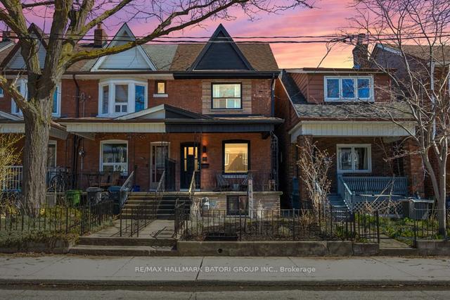 789 Manning Ave, House attached with 3 bedrooms, 2 bathrooms and 2 parking in Toronto ON | Image 1
