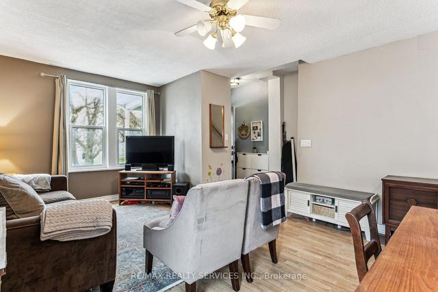 82 Rosedale Ave W, House semidetached with 3 bedrooms, 1 bathrooms and 3 parking in Brampton ON | Image 18