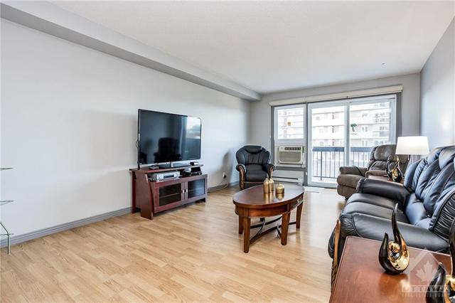 405 - 158 Mcarthur Avenue, Condo with 2 bedrooms, 1 bathrooms and 1 parking in Ottawa ON | Image 6