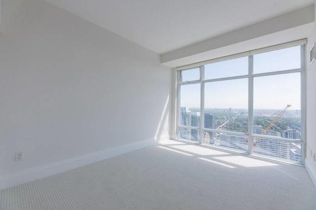 4701 - 2191 Yonge St, Condo with 2 bedrooms, 3 bathrooms and 2 parking in Toronto ON | Image 16