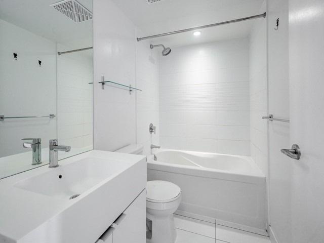 3001 - 21 Iceboat Terr, Condo with 1 bedrooms, 1 bathrooms and 0 parking in Toronto ON | Image 19