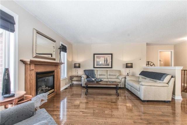 69 Miller Dr, House detached with 2 bedrooms, 3 bathrooms and 4 parking in Barrie ON | Image 6