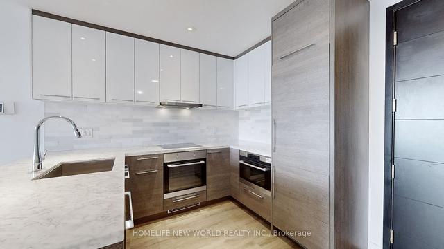 5211 - 488 University Ave, Condo with 1 bedrooms, 1 bathrooms and 0 parking in Toronto ON | Image 13