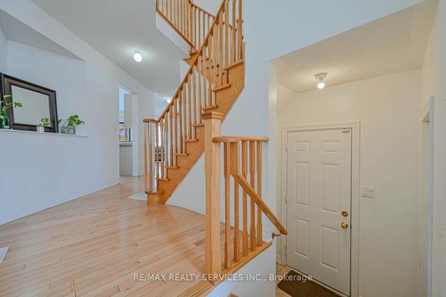 29 Begonia Cres, House detached with 4 bedrooms, 4 bathrooms and 6 parking in Brampton ON | Image 18