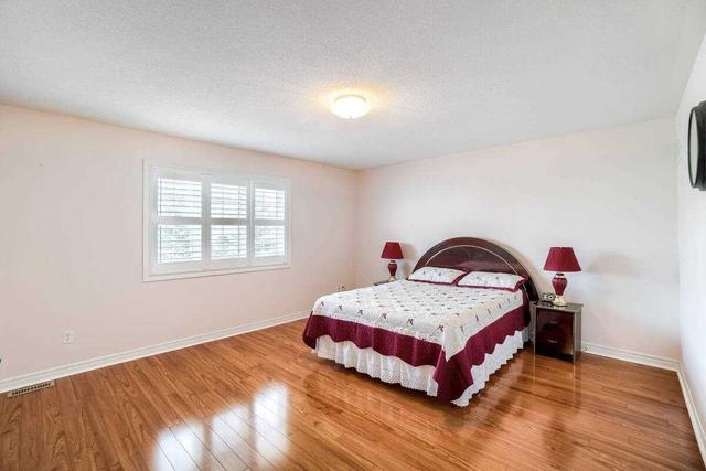 10 Tatra Cres, House detached with 4 bedrooms, 4 bathrooms and 4 parking in Brampton ON | Image 11