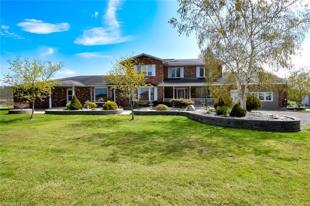 6420 Elcho Road, House detached with 9 bedrooms, 5 bathrooms and 12 parking in West Lincoln ON | Image 1