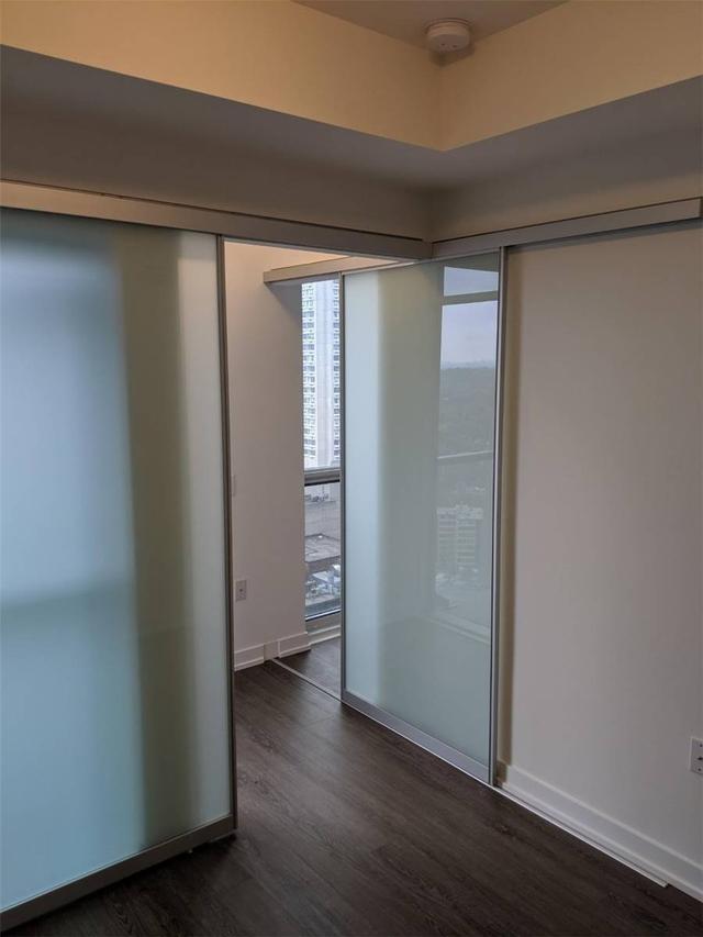 2410 - 1 Yorkville Ave, Condo with 1 bedrooms, 1 bathrooms and 0 parking in Toronto ON | Image 4