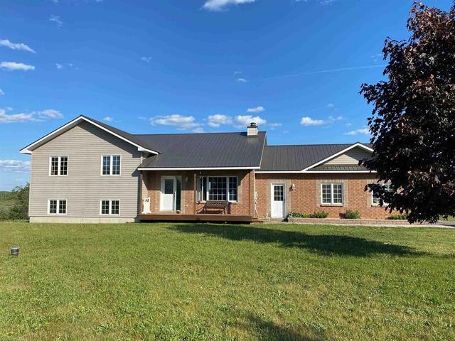 574 Sanderson Road, House detached with 4 bedrooms, 1 bathrooms and 4 parking in North Grenville ON | Image 1