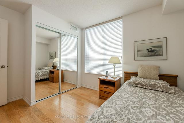 2102 - 61 Town Centre Crt, Condo with 3 bedrooms, 2 bathrooms and 1 parking in Toronto ON | Image 7