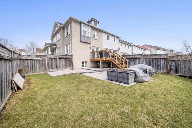 168 Kirkland Pl, House attached with 3 bedrooms, 4 bathrooms and 5 parking in Whitby ON | Image 33