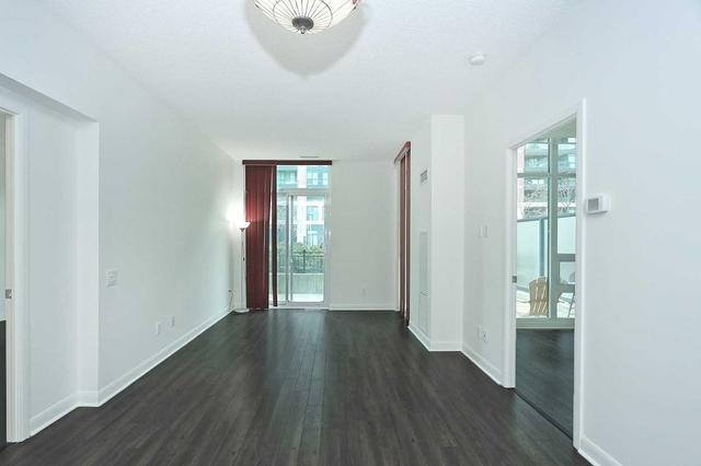 104 - 525 Wilson Ave, Condo with 2 bedrooms, 2 bathrooms and 1 parking in Toronto ON | Image 8