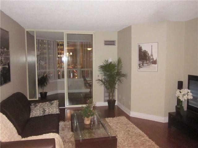 915 - 7 Bishop Ave, Condo with 1 bedrooms, 1 bathrooms and 1 parking in Toronto ON | Image 5