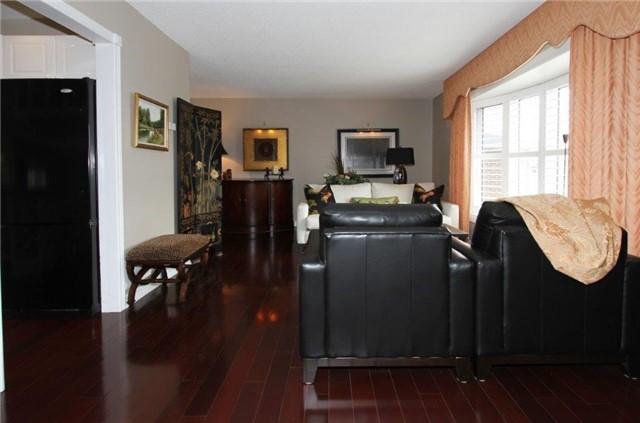 104 Panter Cres, House detached with 3 bedrooms, 3 bathrooms and 3 parking in Ajax ON | Image 5