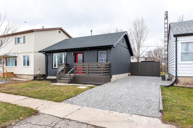 6277 Cadham St, House detached with 2 bedrooms, 1 bathrooms and 2 parking in Niagara Falls ON | Image 12