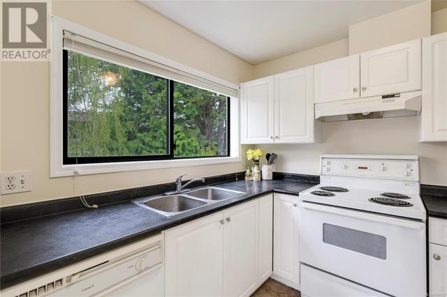 206 - 7 Gorge Rd W, Condo with 2 bedrooms, 2 bathrooms and 1 parking in Saanich BC | Image 11