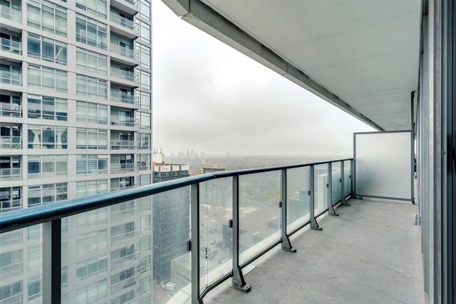 3405 - 2221 Yonge St, Condo with 1 bedrooms, 1 bathrooms and 0 parking in Toronto ON | Image 2