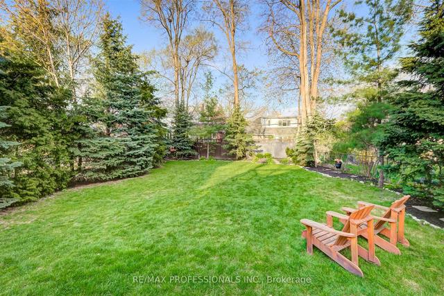 1207 Royal York Rd, House detached with 3 bedrooms, 4 bathrooms and 4 parking in Toronto ON | Image 32