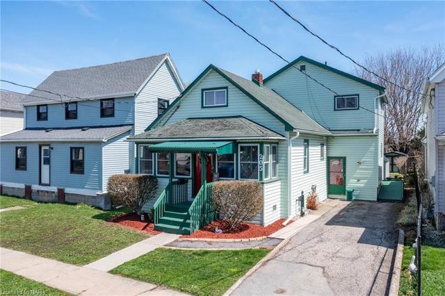 205 Mitchell Street, House detached with 3 bedrooms, 1 bathrooms and 2 parking in Port Colborne ON | Image 1