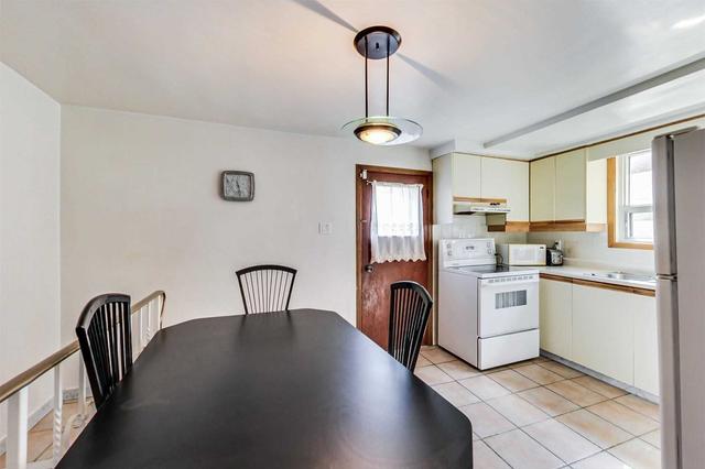 445 Westmount Ave, House detached with 2 bedrooms, 2 bathrooms and 1 parking in Toronto ON | Image 4