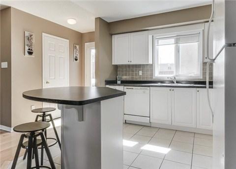 T.H. 10 - 200 Tenth St, Townhouse with 2 bedrooms, 3 bathrooms and 2 parking in Toronto ON | Image 4